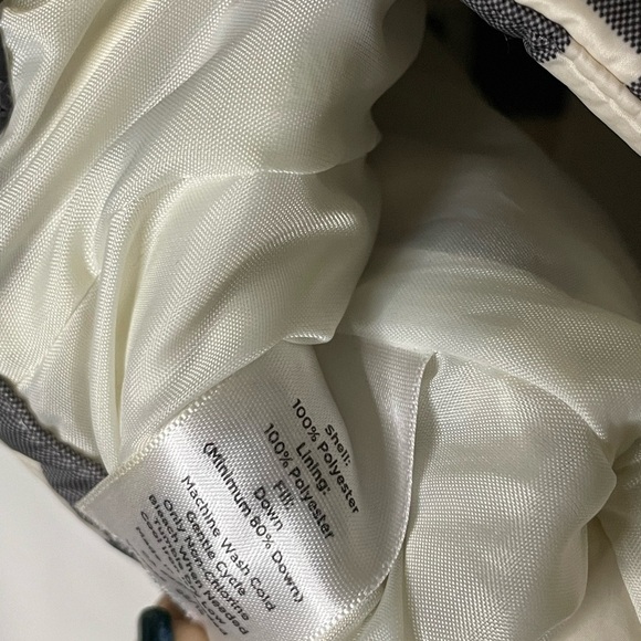 Talbot’s/ Vest black checkered/ gingham zipper and button closer.​​​​​​ - Picture 6 of 7